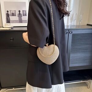 Elegant Heart-Shaped Gold Clutch/Crossbody